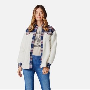 Womens Wrangler Retro Snap Fleece/Poly Jacket